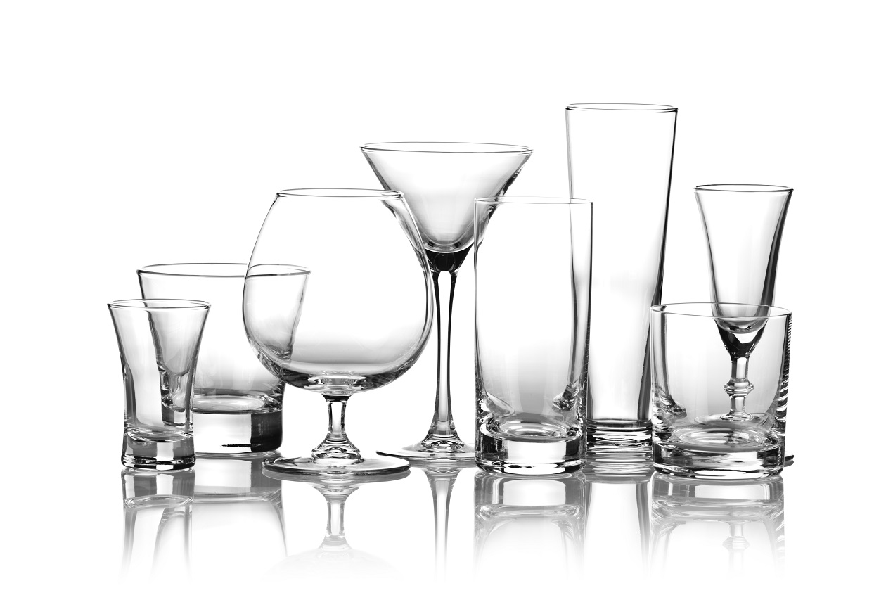 Techniki podawania drinków – jakie szklanki wybrać dla danego rodzaju drinka